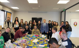 Studentët e vitit të parë nga Fakulteti i Shkencave Sociale, programi Kujdesi dhe Mirëqenia Sociale vizitojnë qendrën HANDIKOS në Gjakovë